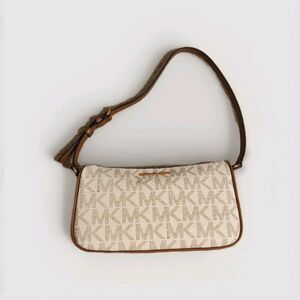 michael kors jet set vanilla pouchette